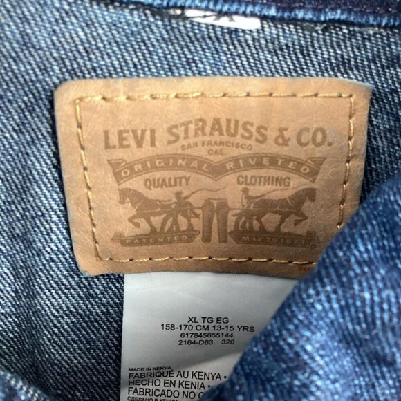 EUC Girls Levi’s Denim Trucker Jacket - Picture 3 of 4